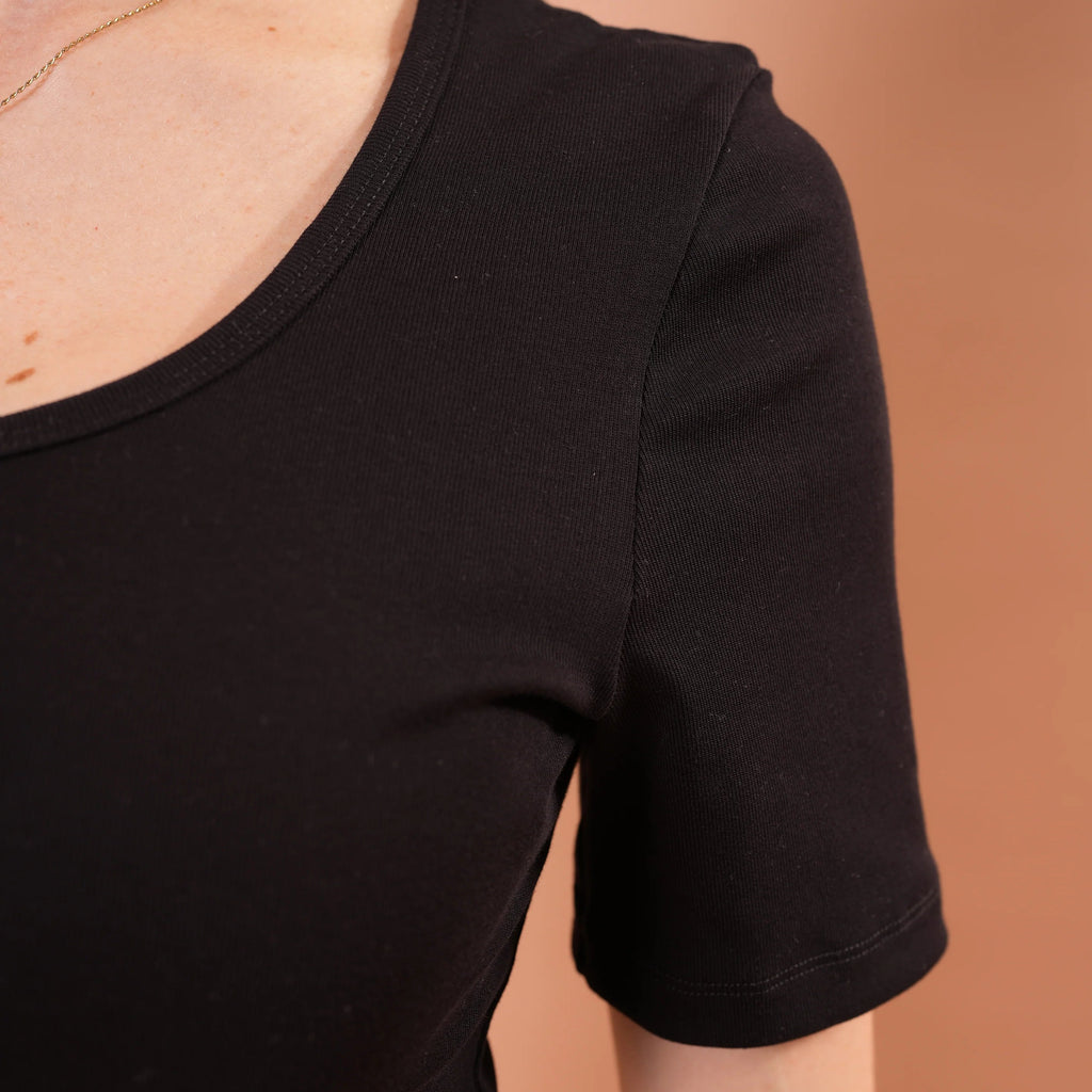 BLUSA MYAMAR NEGRA