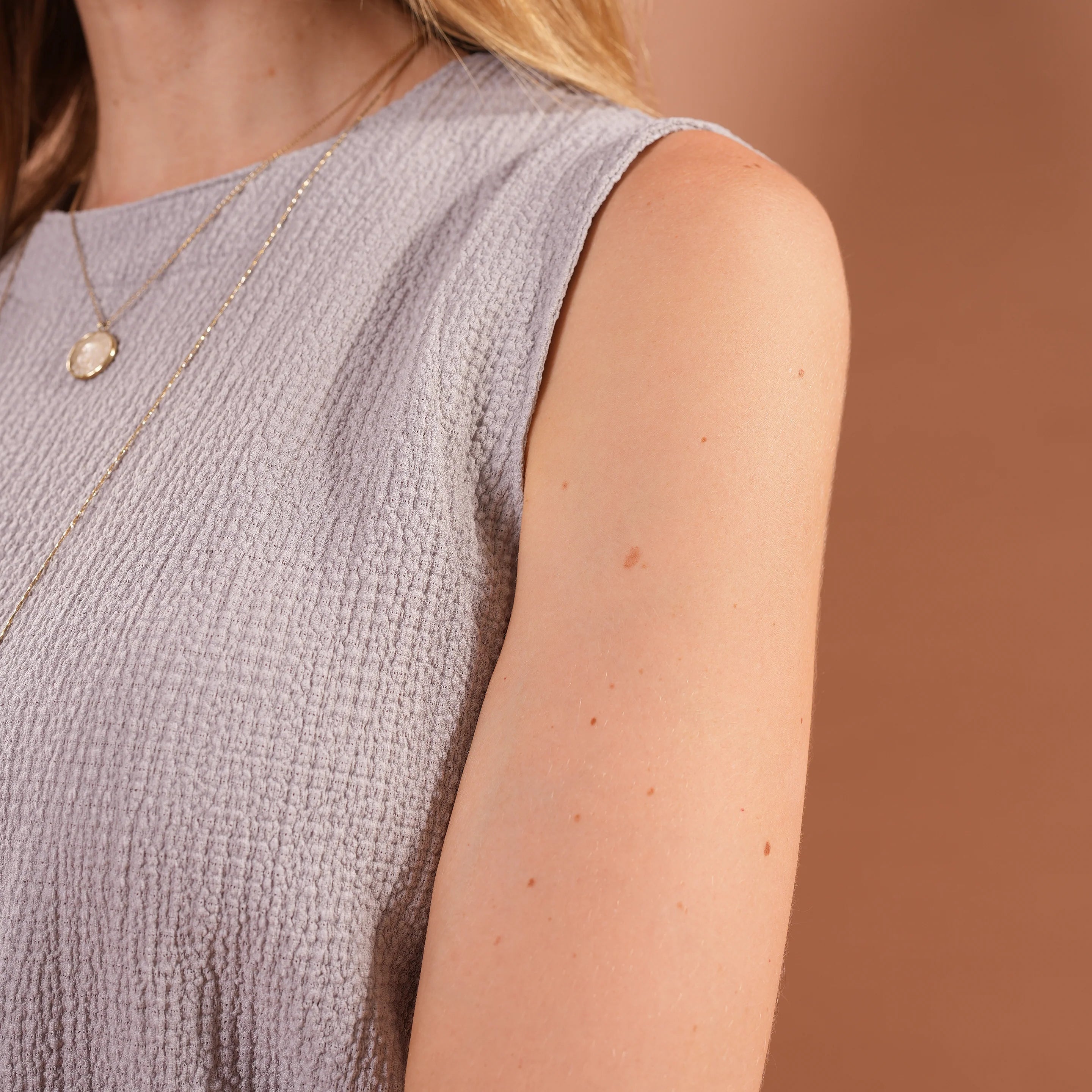 BLUSA OMARA GRIS